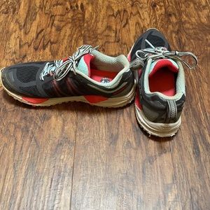 Brooks Women's Cascadia Trail Running Shoes